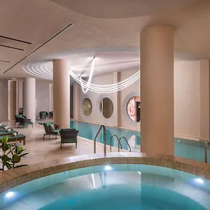 Swissotel מלון